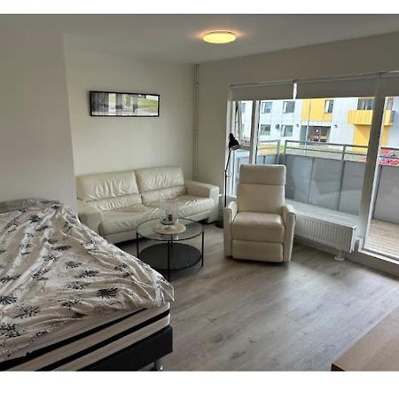 Apartment Close To The Airport Keflavik Bagian luar foto